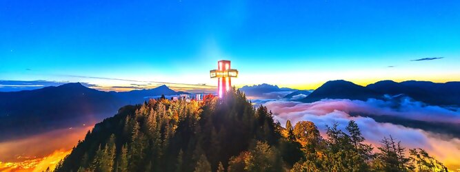 Trip Andorra Reisetipps - Aussichtsplattform mit Weitblick - Eine einmalige Location, das Jakobskreuz für Freigeister, Genießer, Pilger, Kraftsuchende im PillerseeTal. Oben am 30 Meter hohen Jakobskreuz auf der Buchensteinwand ist man dem Himmel näher. Das im Jahr 2014 erbaute Kreuz bei Fieberbrunn im Bezirk Kitzbühel, ist auch mit einem Sessellift erreichbar. Das Jakobskreuz ist ein Aussichtsturm und zugleich ein begehbares Gipfelkreuz auf der Buchensteinwand, einem markanten Berg bei Fieberbrunn im Bezirk Kitzbühel im österreichischen Bundesland Tirol. Der 29,7 m hohe Turm hat die Form eines aufrecht stehenden Doppelkreuzes und wurde im Jahr 2014 von der Bergbahn Pillersee errichtet.