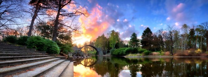 Trip Andorra Reisetipps - Teufelsbrücke wird die Rakotzbrücke in Kromlau, Deutschland, genannt. Ein mystischer, idyllischer wunderschöner Ort; eine wahre Augenweide, wenn sich der Brücken Rundbogen im See spiegelt und zum Kreis vervollständigt. Ein märchenhafter Besuch, im blühenden Azaleen & Rhododendron Park. Der Azaleen- und Rhododendronpark Kromlau ist ein ca. 200 ha großer Landschaftspark im Ortsteil Kromlau der Gemeinde Gablenz im Landkreis Görlitz. Er gilt als die größte Rhododendren-Freilandanlage als Landschaftspark in Deutschland und ist bei freiem Eintritt immer geöffnet. Im Jahr 1842 erwarb der Großgrundbesitzer Friedrich Hermann Rötschke, ein Zeitgenosse des Landschaftsgestalters Hermann Ludwig Heinrich Fürst von Pückler-Muskau, das Gut Kromlau.